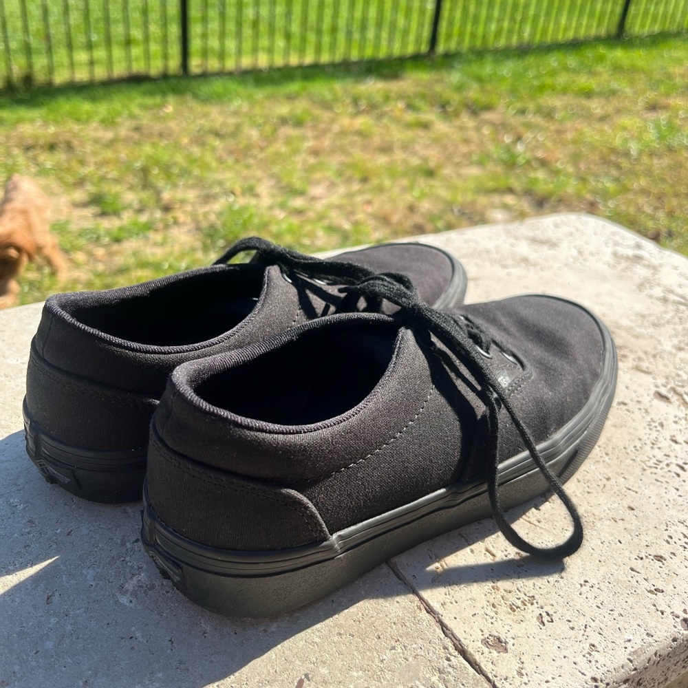 Vans - Picture 2 of 5